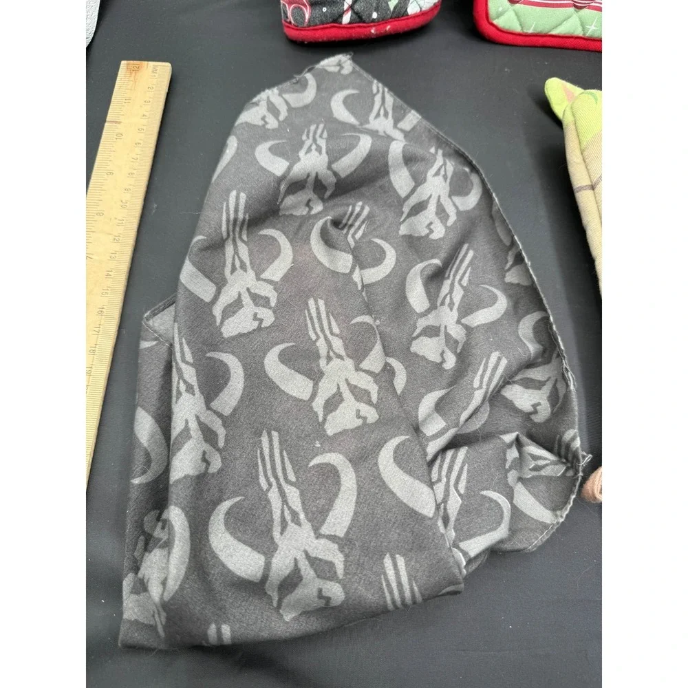 Star Wars Kitchen Set Grogu Baby Yoda Oven Mitt Potholder & Mandalorian Bandana